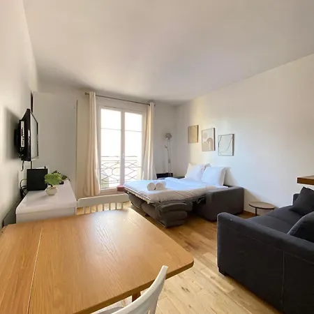 Aparthotel Parisian Arc Triomphe *