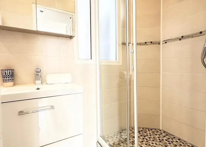 Parisian Arc Triomphe *